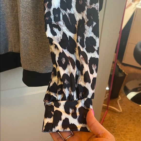 SHEIN Black and Gray Leopard Print Sweatshirt - Picture 4 of 6